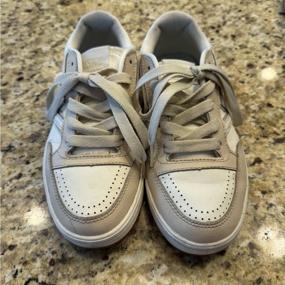 Vans ivory and White tan Sneakers Classic Skate Style Womens 6.5 Mens size 5